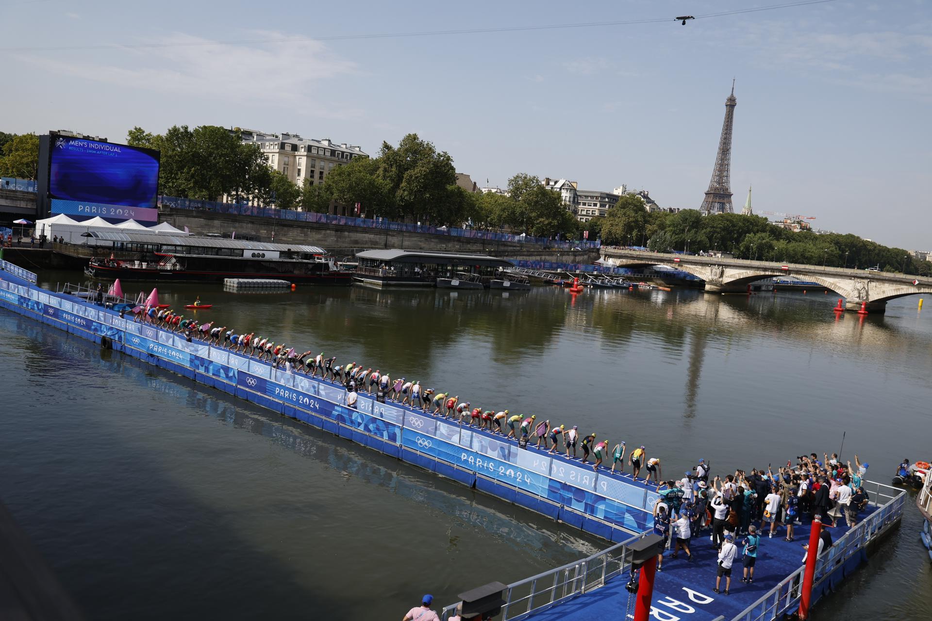 Malgrat la incertesa fins a l'últim minut, la prova de natació del triatló s'ha disputat al riu Sena