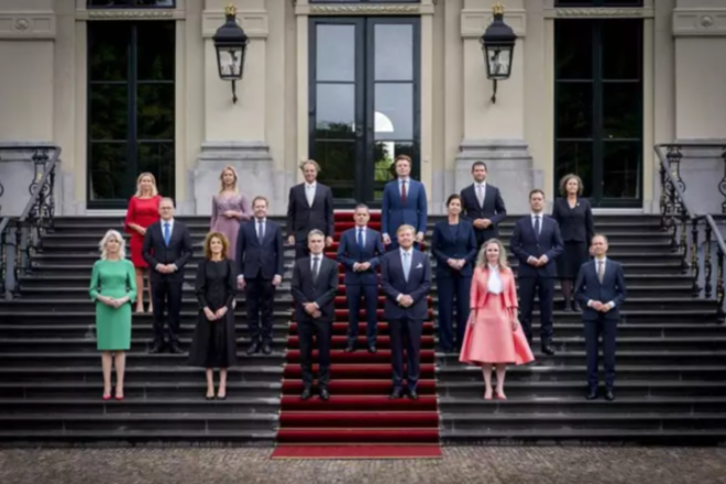Els Països Baixos constitueixen el seu primer govern liderat per l’extrema dreta