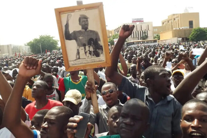 “El govern de Burkina Faso practica l’autosatisfacció, dissimula la realitat i nega la informació”