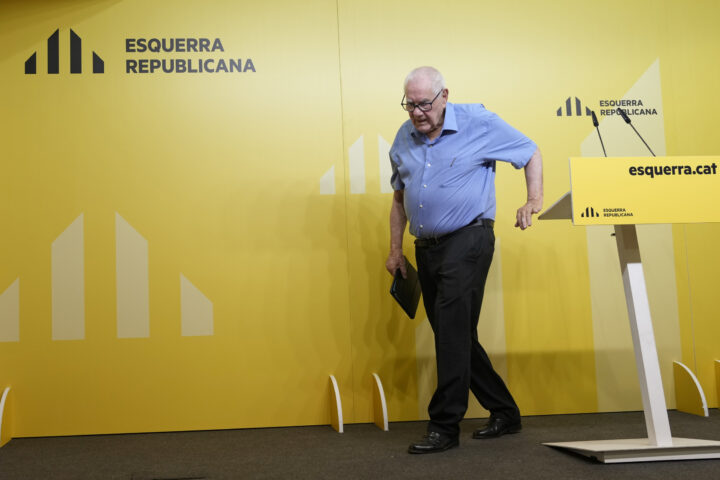 Ernest Maragall en acabar la conferència de premsa d'ahir (fotografia: Alejandro García).