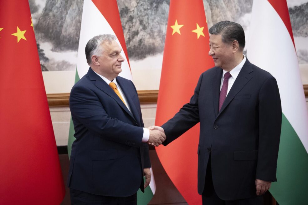 Orbán es reuneix amb Xi Jinping