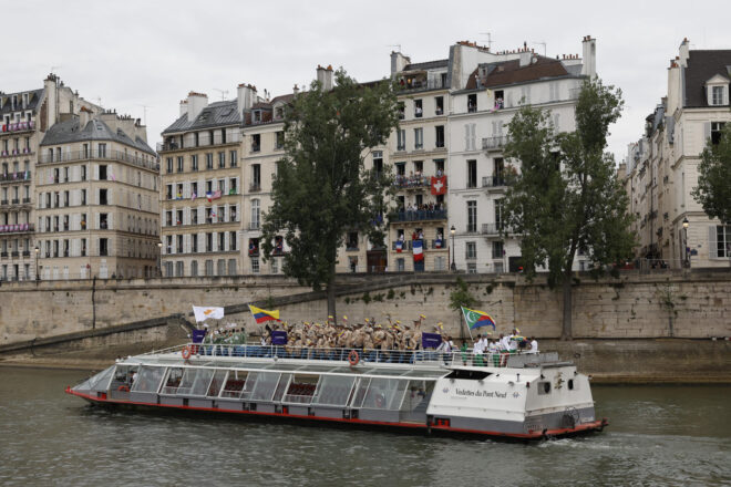 Més problemes als jocs de París: se suspenen els entrenaments al Sena a causa de la contaminació de l’aigua