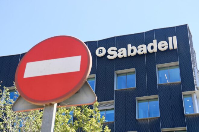 Competència prorroga l’anàlisi de l’opa del BBVA al Banc Sabadell i n’allarga el desenllaç