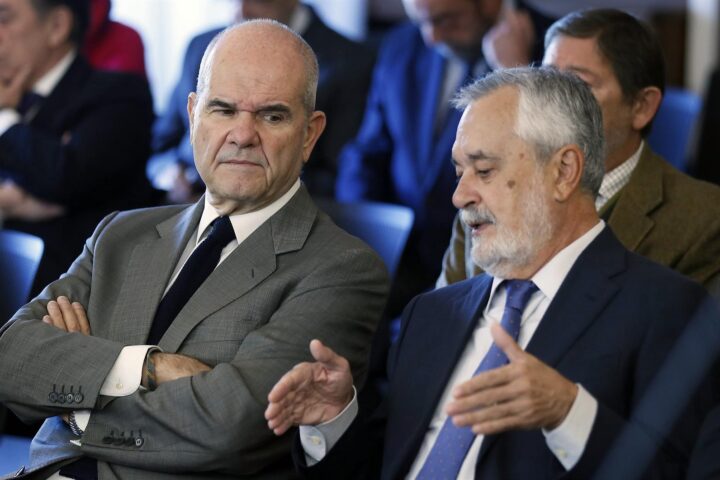 Els ex-presidents Manuel Chaves i José Antonio Griñán (fotografia: Europa Press).