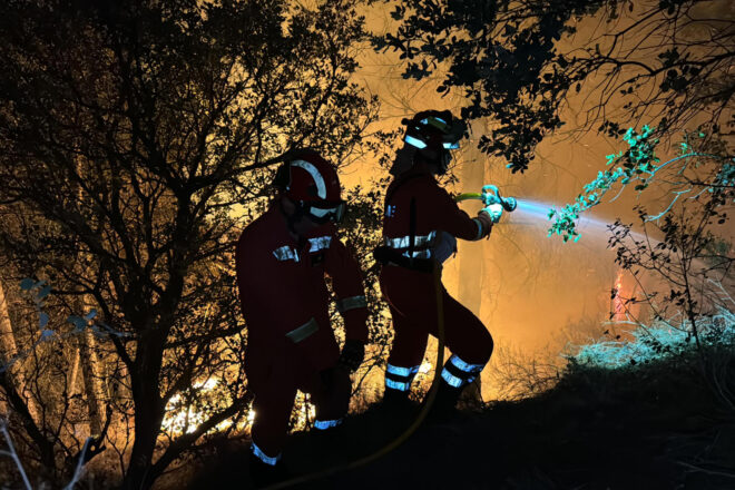 Els bombers ja han extingit l’incendi de Biar i el de Benasau evoluciona bé