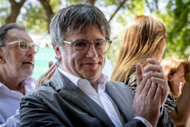 Puigdemont adverteix Sánchez que governa en minoria i que ha de complir els compromisos