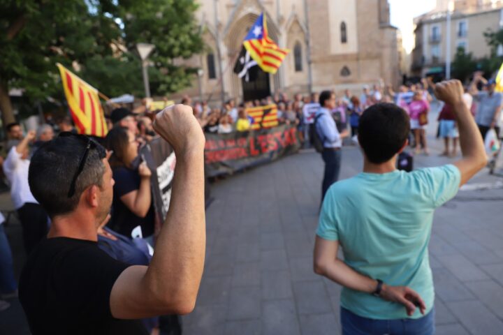 Concentració de suport als encausats de l'eperació Judes, a Sabadell (fotografia: Albert Salamé).