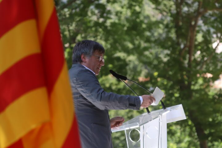 Carles Puigdemont, en un moment de l'acte de Junts (fotografia: Albert Salamé).