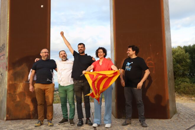 [EN DIRECTE] Marta Rovira acaba el seu exili a Salses, a la porta dels Països Catalans, acompanyada dels exiliats del Tsunami