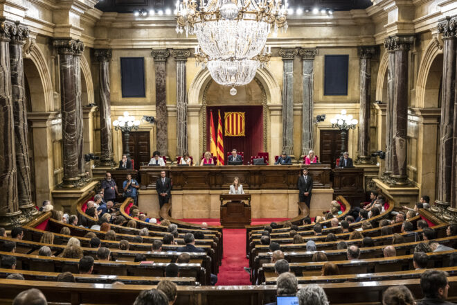 El Parlament de Catalunya demana la dimissió de Mazón per la gestió de la gota freda