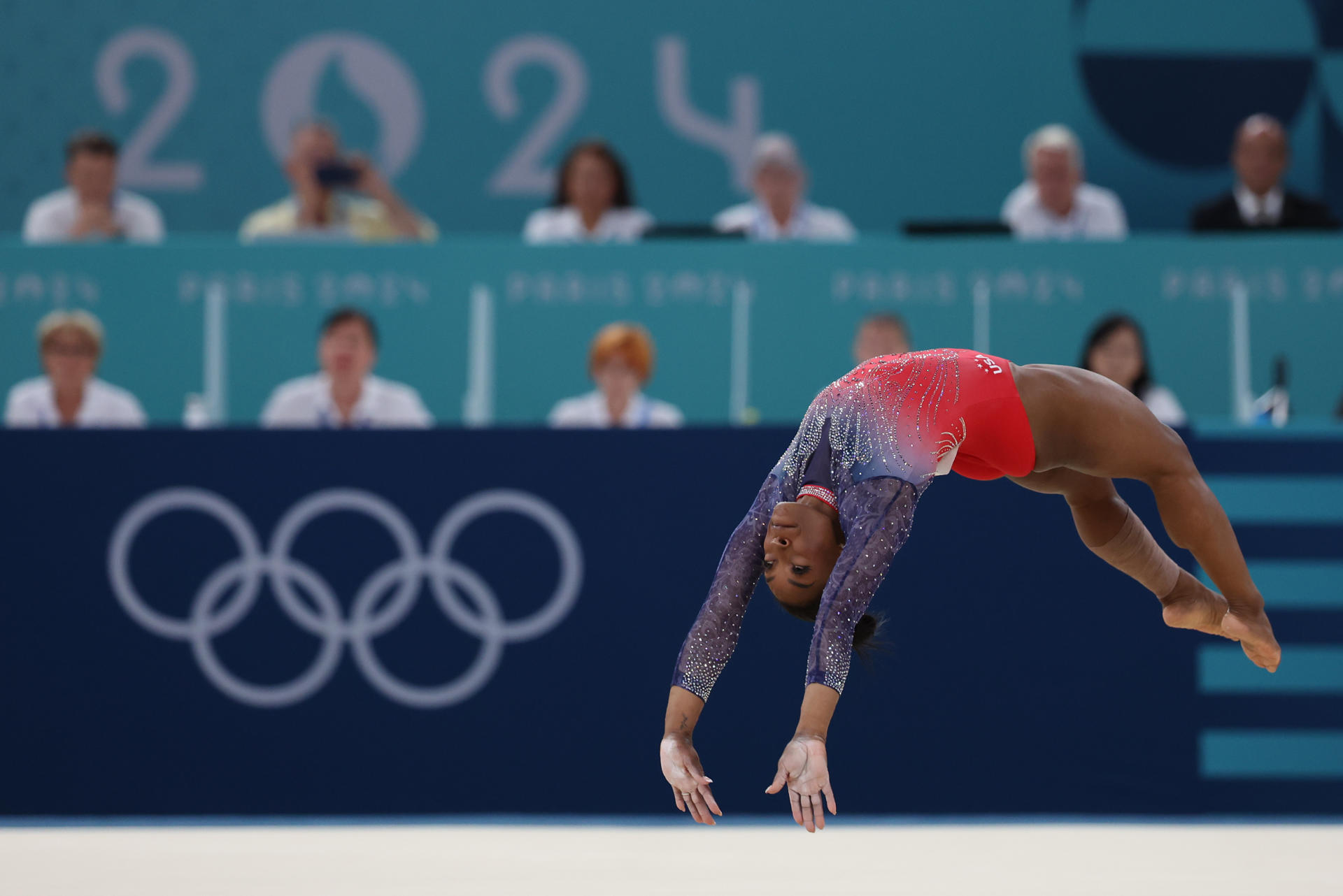 És humana. Simone Biles ha comès dos errors que no li han permès lluitar per l'or en els exercicis de gimnàstica per aparells