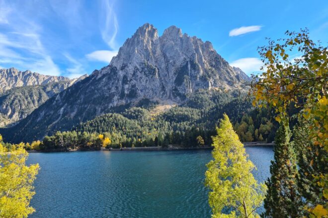 El director del Parc Nacional d’Aigüestortes demana als visitants complir la normativa i no banyar-se als estanys