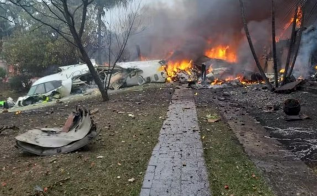 [VÍDEO] Seixanta-un morts en l’estavellament d’un avió prop de São Paulo