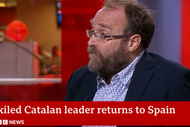 Un editor de la BBC, sobre el retorn de Puigdemont: “Què li passa a un país que aprova una llei d’amnistia però no l’aplica?”