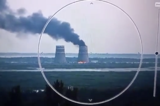 Zelenski acusa l’exèrcit rus d’haver causat un incendi a la central nuclear de Zaporíjia