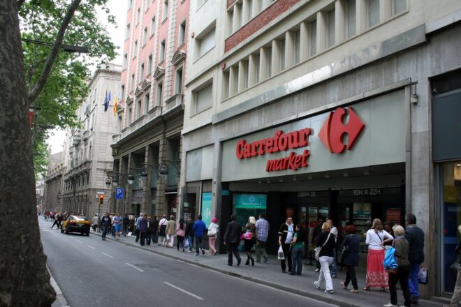 La justícia confirma la sanció a Carrefour per no etiquetar en català