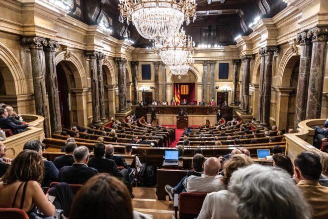 Vint diputats del parlament s’apunten al servei d’assessorament per millorar el seu català