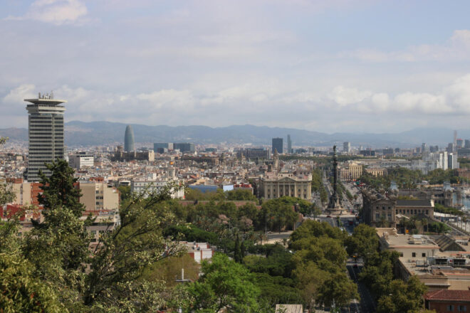 Els veïns de Sants-Montjuïc es mobilitzen per denunciar l’expulsió veïnal i la pèrdua de comerç