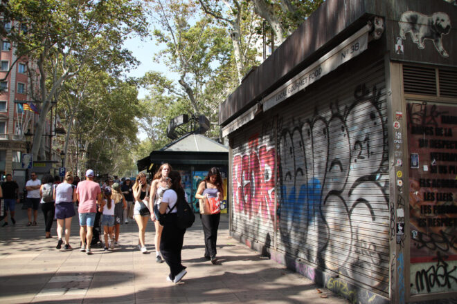 L’Ajuntament de Barcelona tanca les cinc darreres parades dels antics ocellaires de la Rambla