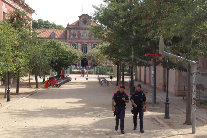 Denuncien el tracte denigrant que va rebre un dels mossos detingut per ajudar Puigdemont