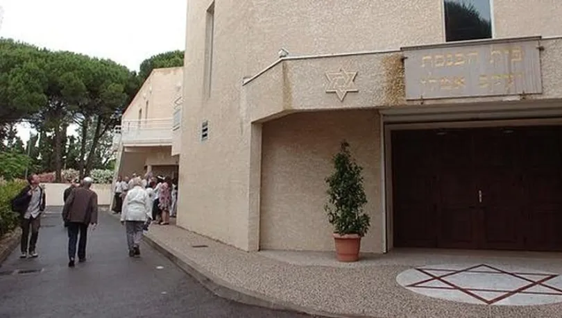 Man carrying Palestinian flag tries to set fire to synagogue near Montpellier