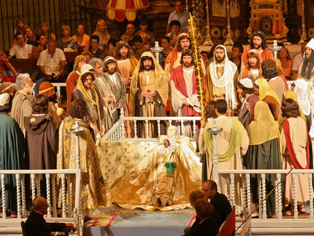 La Mare de Déu d’Agost, Sant Roc i Sant Gos: per què són dies de tanta festa als Països Catalans?