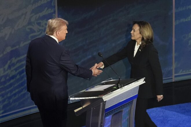 Harris no és Biden i acorrala Trump en el primer debat de tots dos candidats