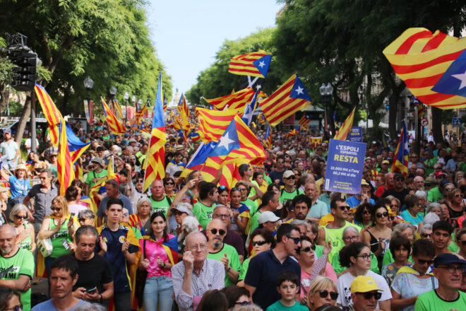 Clam per la independència a la manifestació de Tarragona per a reclamar un servei ferroviari més bo