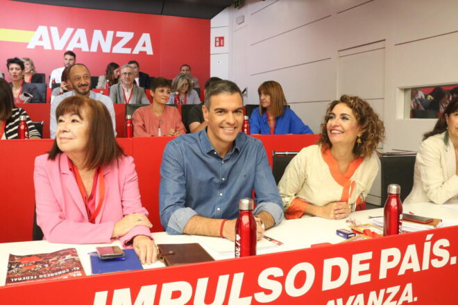 Sánchez defensa un finançament federal davant els barons del PSOE i allarga la mà als presidents del PP