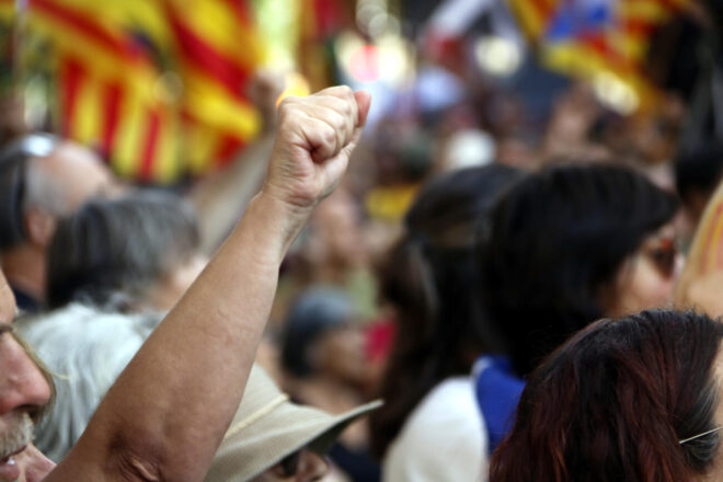 Milers de persones es manifesten a Lleida pel futur de la pagesia i la independència