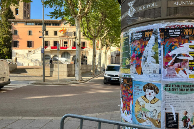 El govern de Ripoll multa una veïna per haver penjat el cartell censurat de la festa major