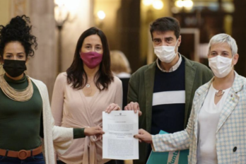 Diputats d'ERC, PSC, Junts i Comuns presentant l'acord per a introduir el castellà a les escoles catalanes