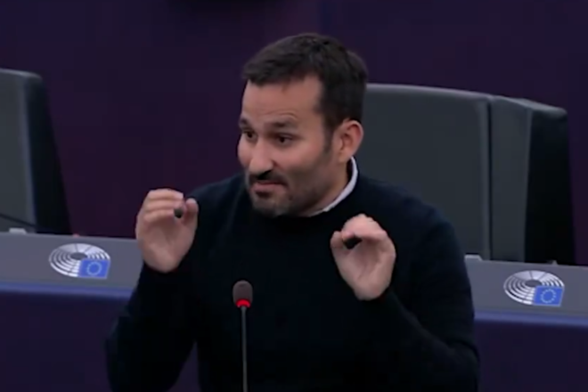 [VÍDEO] Marzà defensa l’oficialitat del català al Parlament Europeu: “Quan s’acabarà aquesta absurditat?”