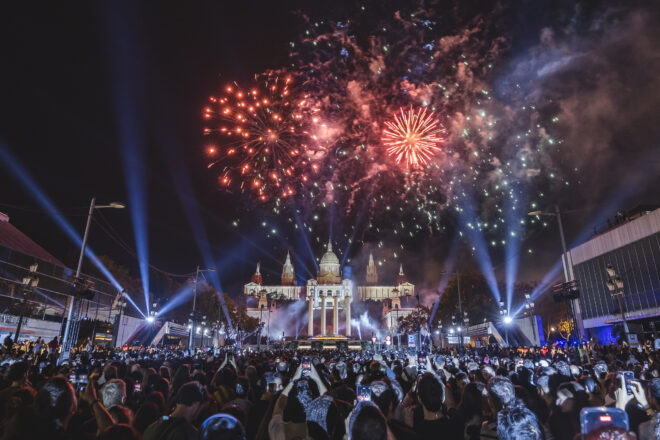 Crítiques a Rosalía per menystenir el català en el piromusical: “Quina decepció”