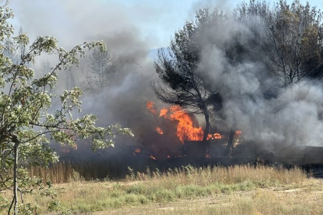 La situació dels incendis simultanis al Rosselló continua essent preocupant