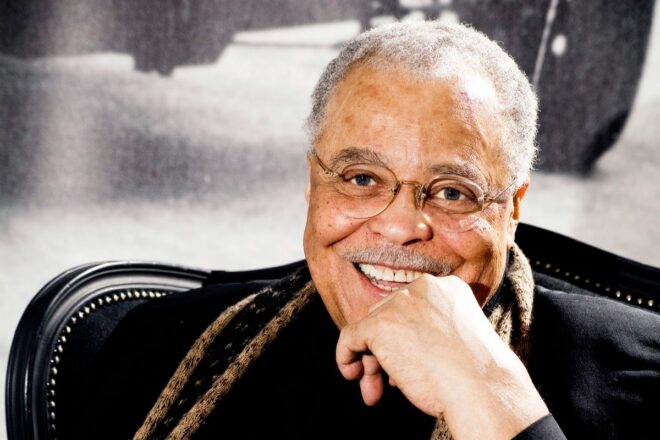 S’ha mort James Earl Jones, actor de veu en anglès de Darth Vader i Mufasa