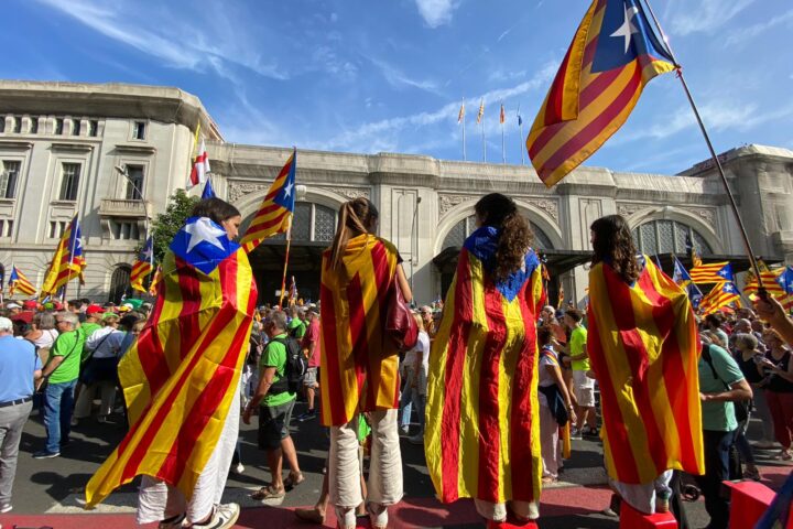 Un grup de noies en la manifestació de Barcelona (fotografia: Martí Estruch).