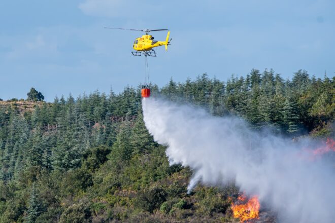 Controlen l’incendi del Rosselló i els dos bombers hospitalitzats han pogut tornar a casa