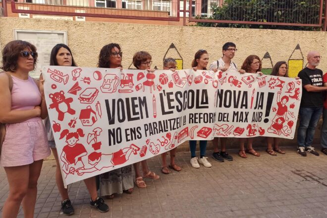 El malestar de la comunitat educativa contrasta amb el triomfalisme de Mazón en el començament de curs