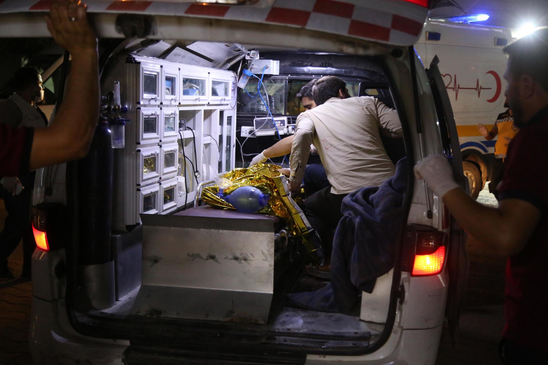 Imatge d'arxiu d'un bombardament a Síria (fotografia: EFE / EPA / Bilal A Hammoud).