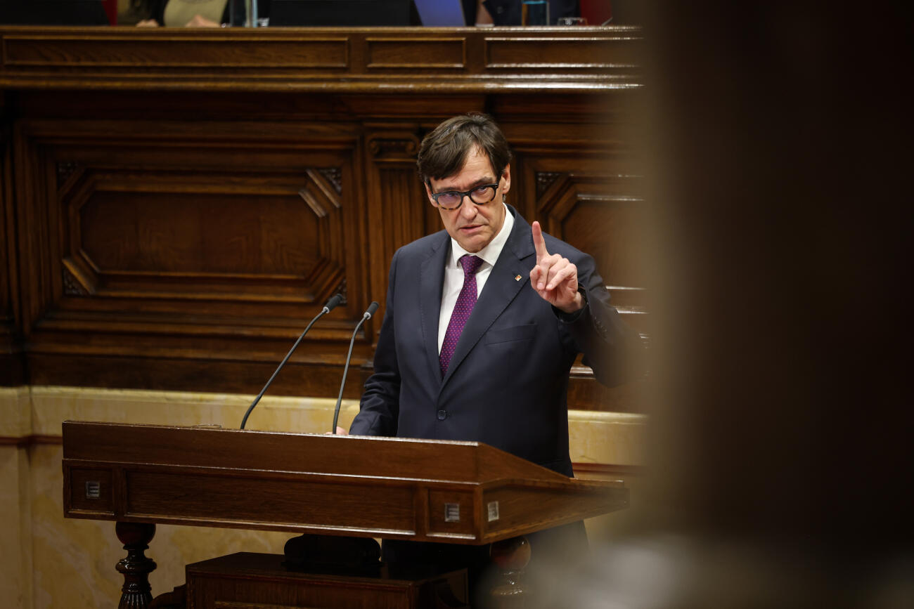 El president de la Generalitat, Salvador Illa, durant el debat de política general al parlament