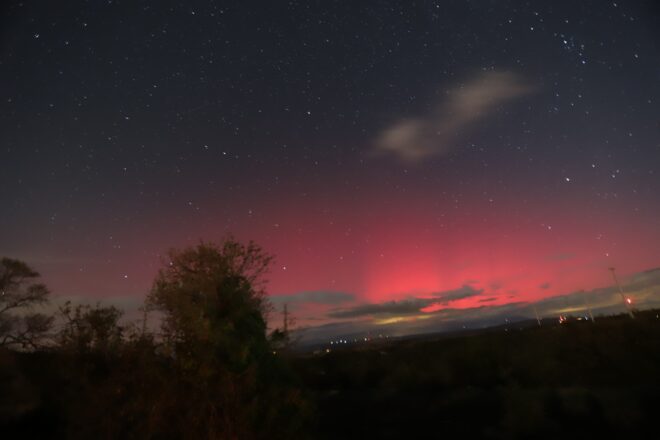 [FOTOGRAFIES] Tornen les aurores boreals al cel del país