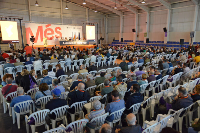 Els tres candidats de Més Compromís demanen el vot en un congrés que no ha servit per a tancar ferides