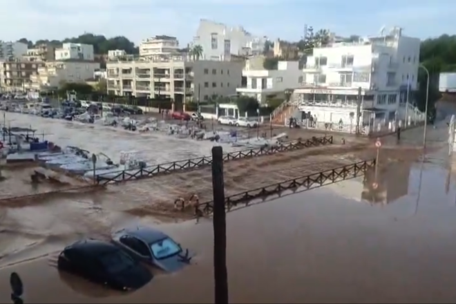 Els bombers de Mallorca rescaten cinc persones atrapades per inundacions