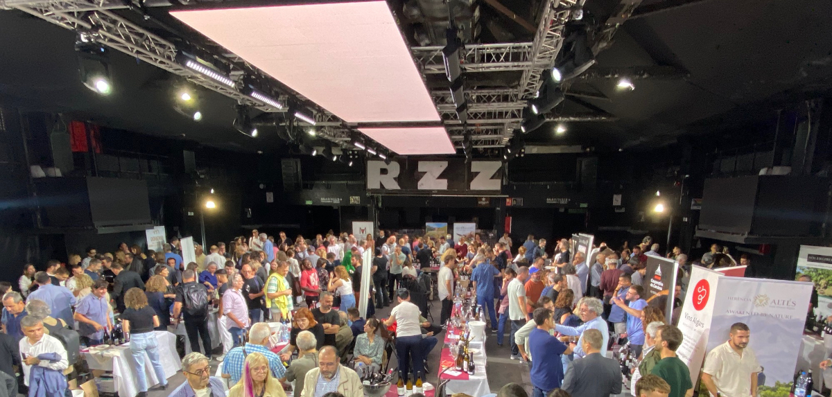 Vista general de la festa de presentació de la Guia de Vins de Catalunya 2025.