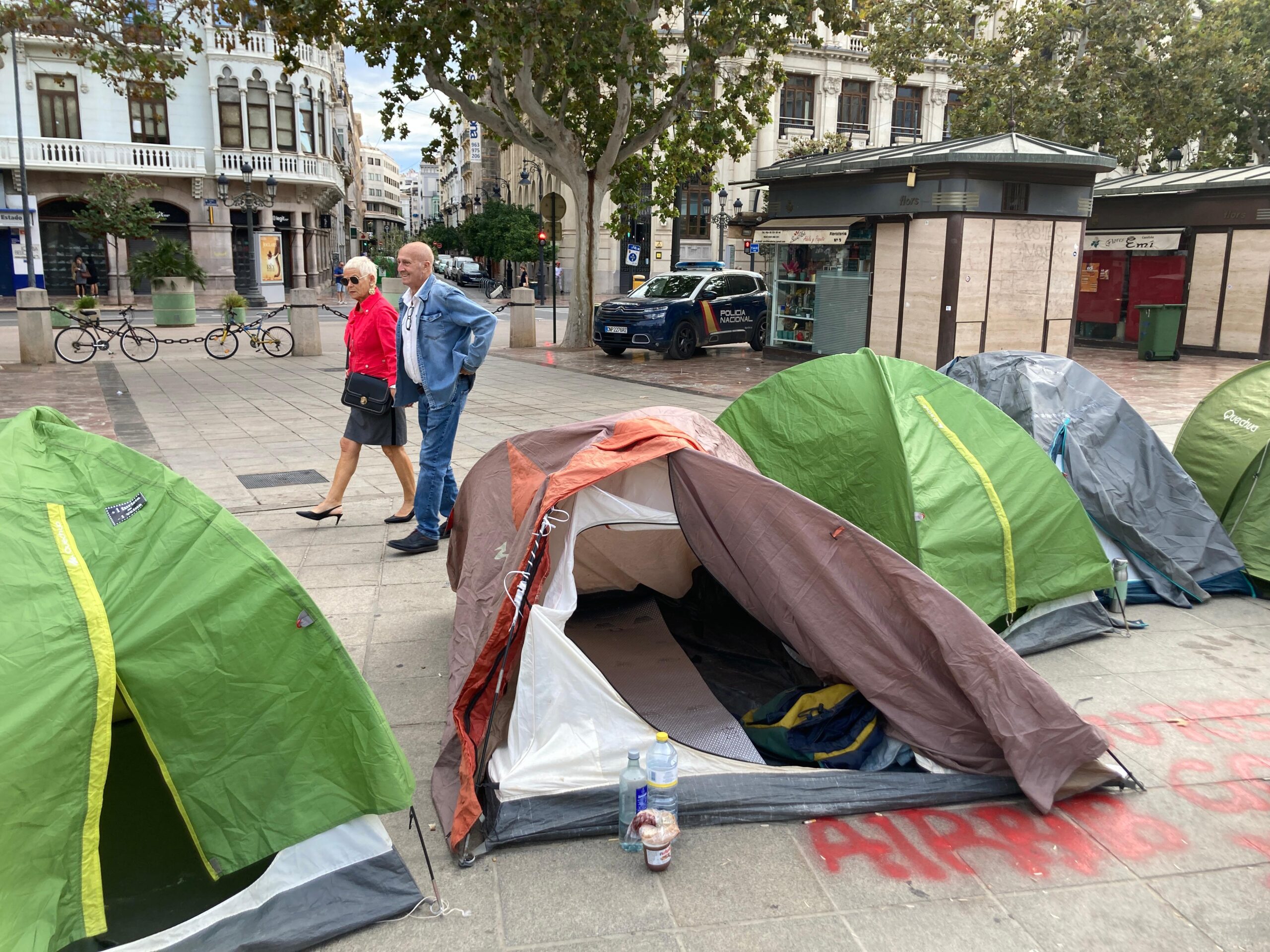 L'acampada a la plaça de l'Ajuntament de València (fotografia: Prats i Camps)