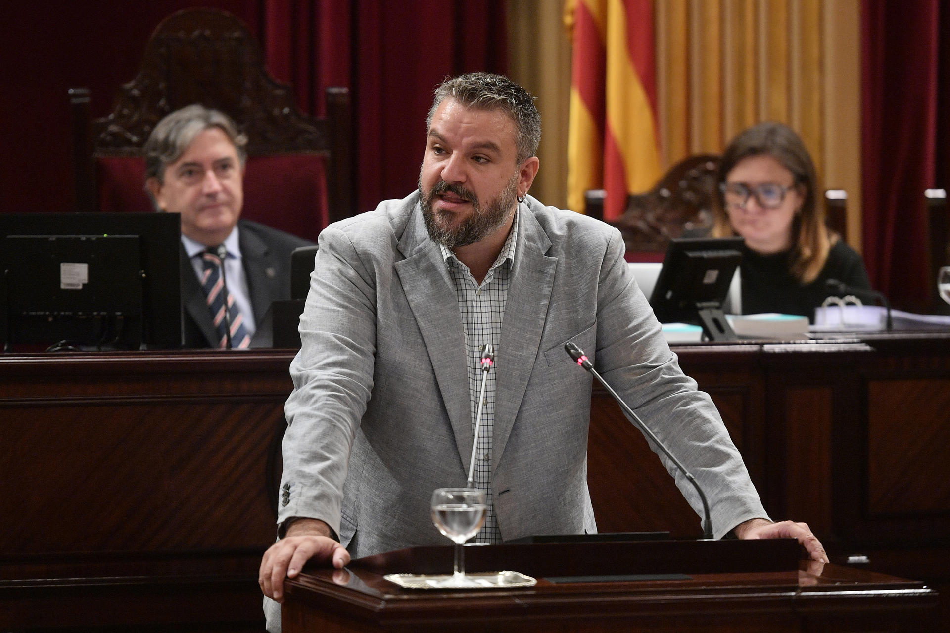 Apesteguia, en un moment del debat (fotografia: EFE / Miquel A. Borràs).