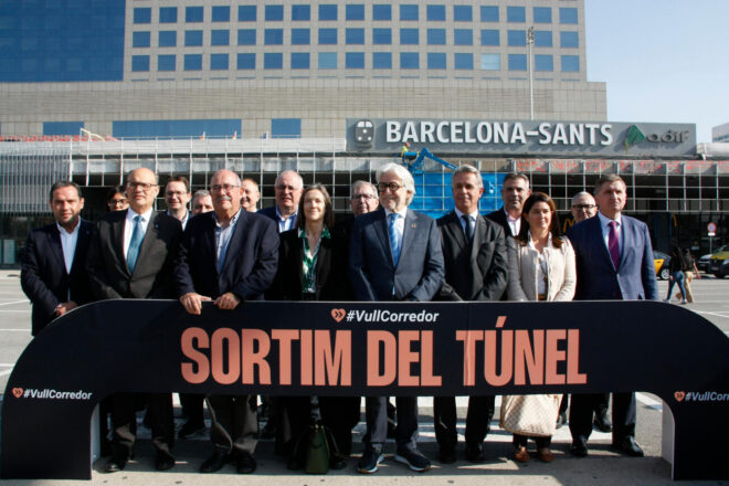 Empresaris del Principat i el País Valencià exigeixen d’accelerar les obres del corredor mediterrani