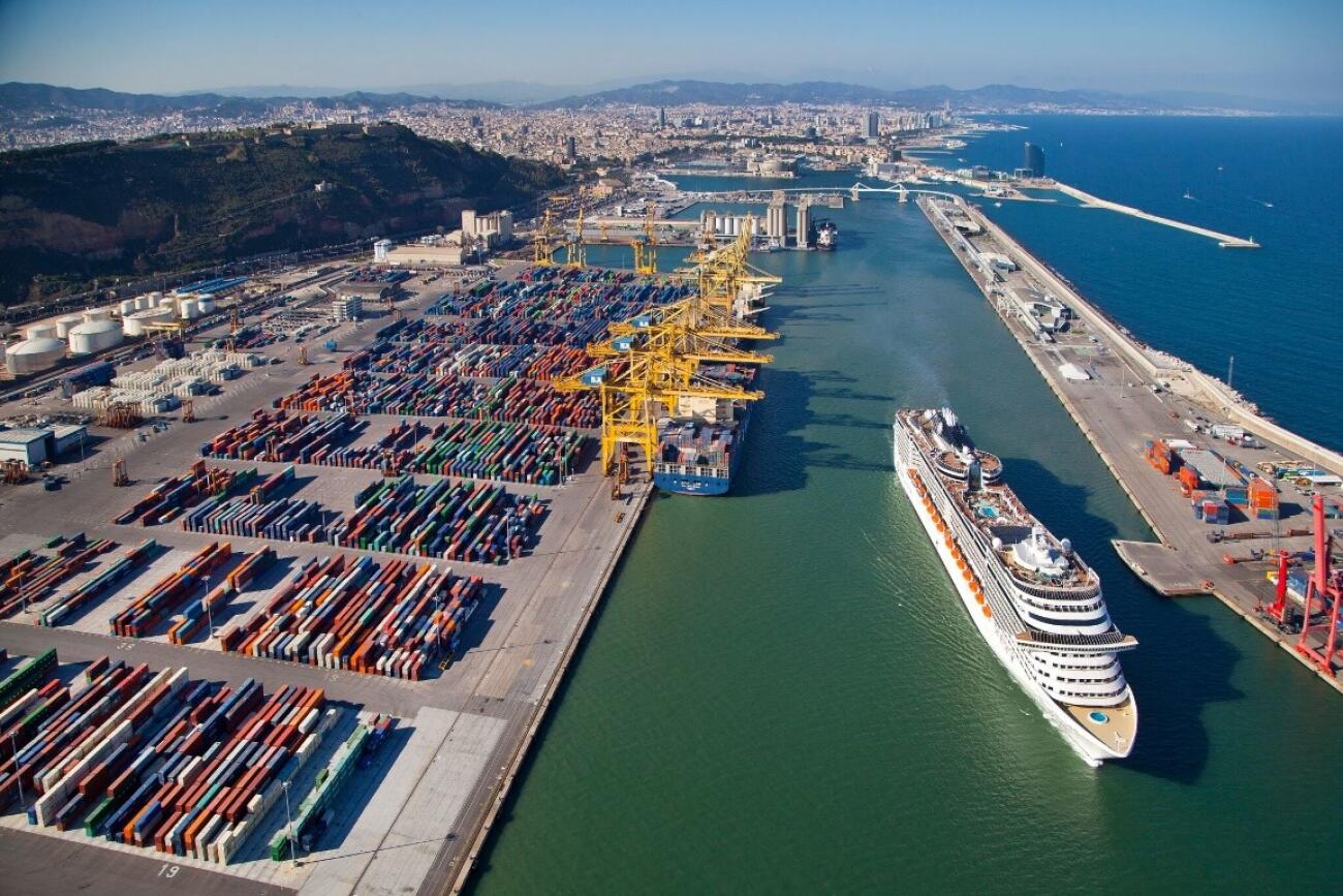 Els amarradors del port de Barcelona faran vaga indefinida a partir del 4 de novembre