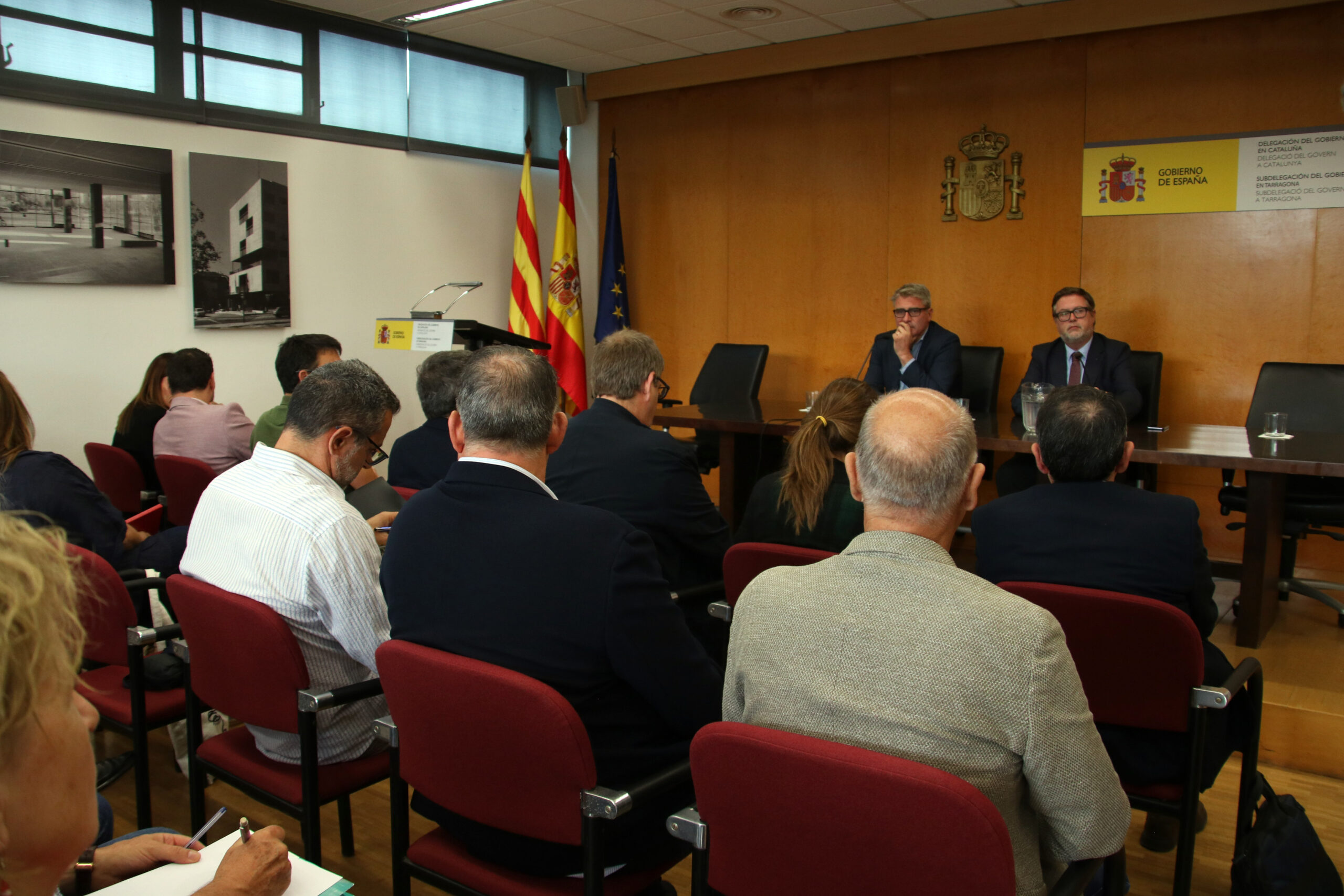 Reunió amb al director de Rodalies, Antonio Carmona, i el subdelegat del govern espanyol a Tarragona, Santiago Castellà (fotografia: ACN / Mar Rovira).